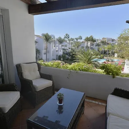 Апартаменты Stunning Penthouse Just Footsteps Away From Estepona's Beaches Эстепона